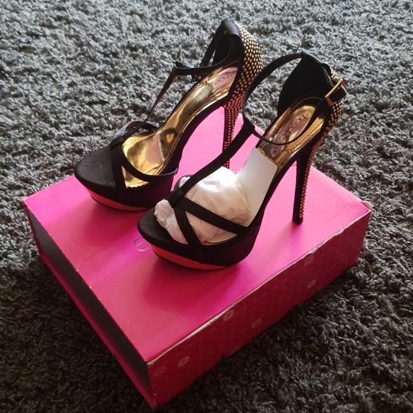 Jenifer Heeled Sandal - Picture 1 of 5